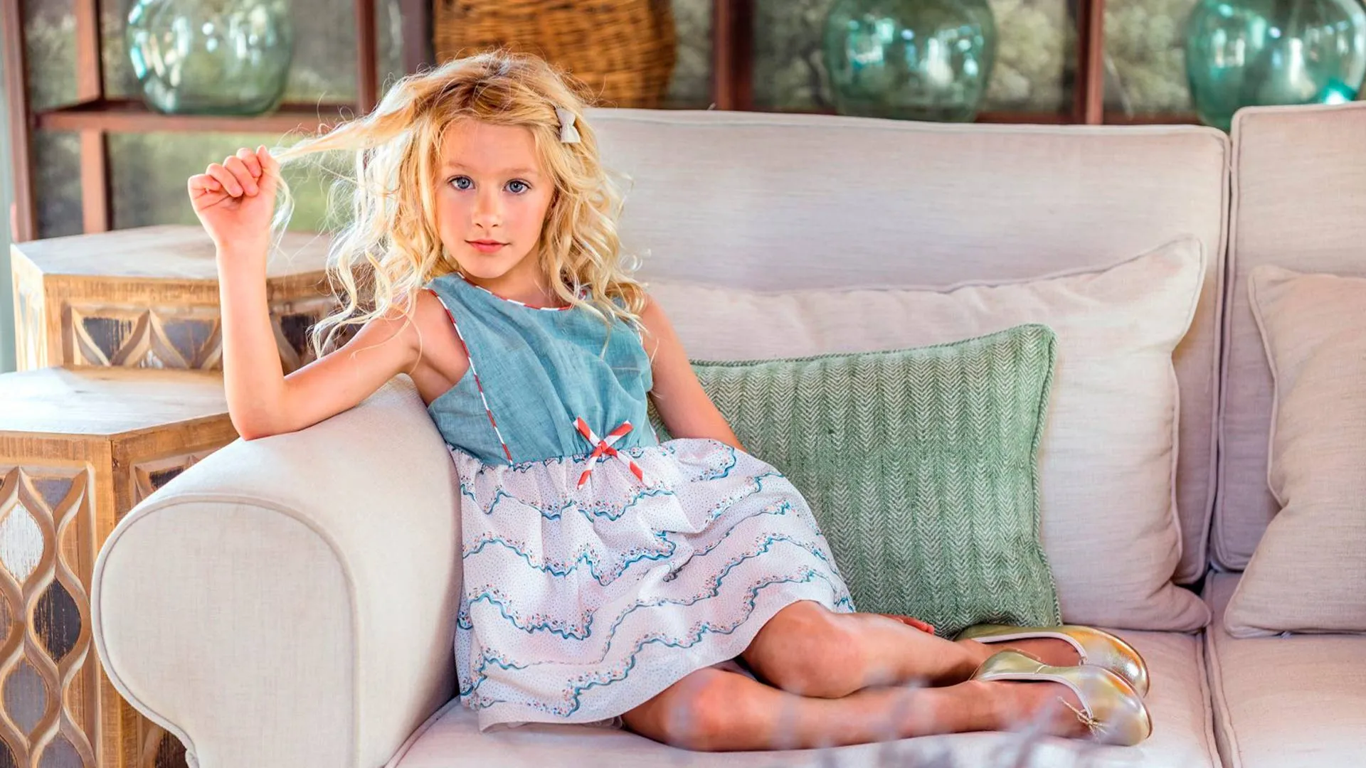 vestido-azul-y-blanco-colección-leo